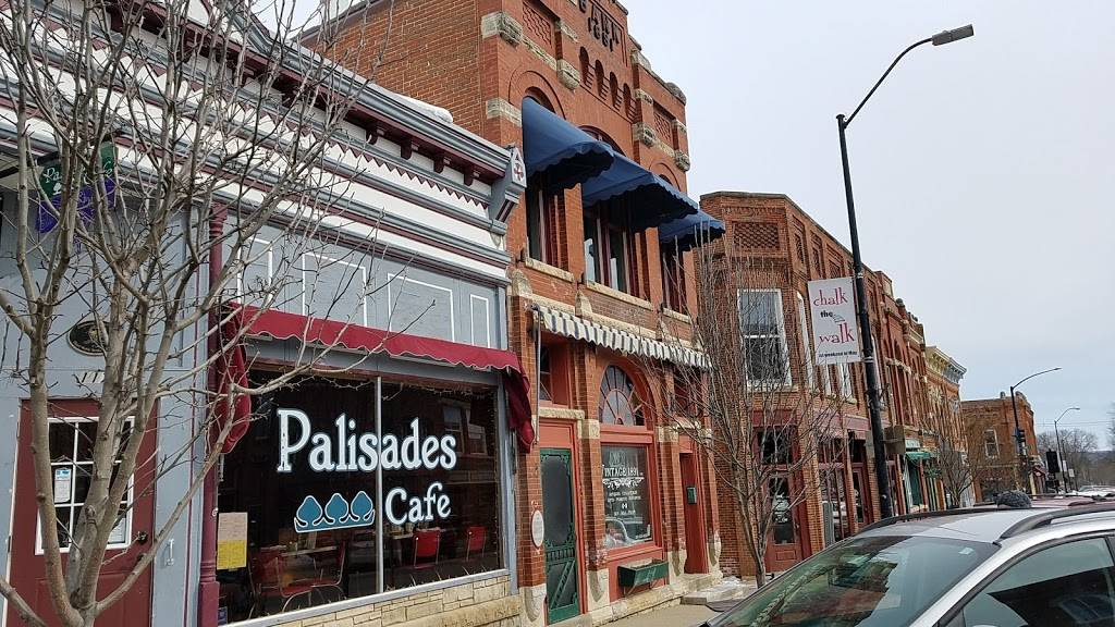Palisades Cafe | restaurant | 117 1st St W, Mt Vernon, IA 52314, USA | 3198954041 OR +1 319-895-4041