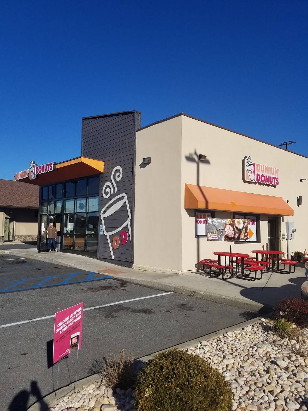 Dunkin | bakery | 118 US-209, Brodheadsville, PA 18322, USA | 5709920747 OR +1 570-992-0747