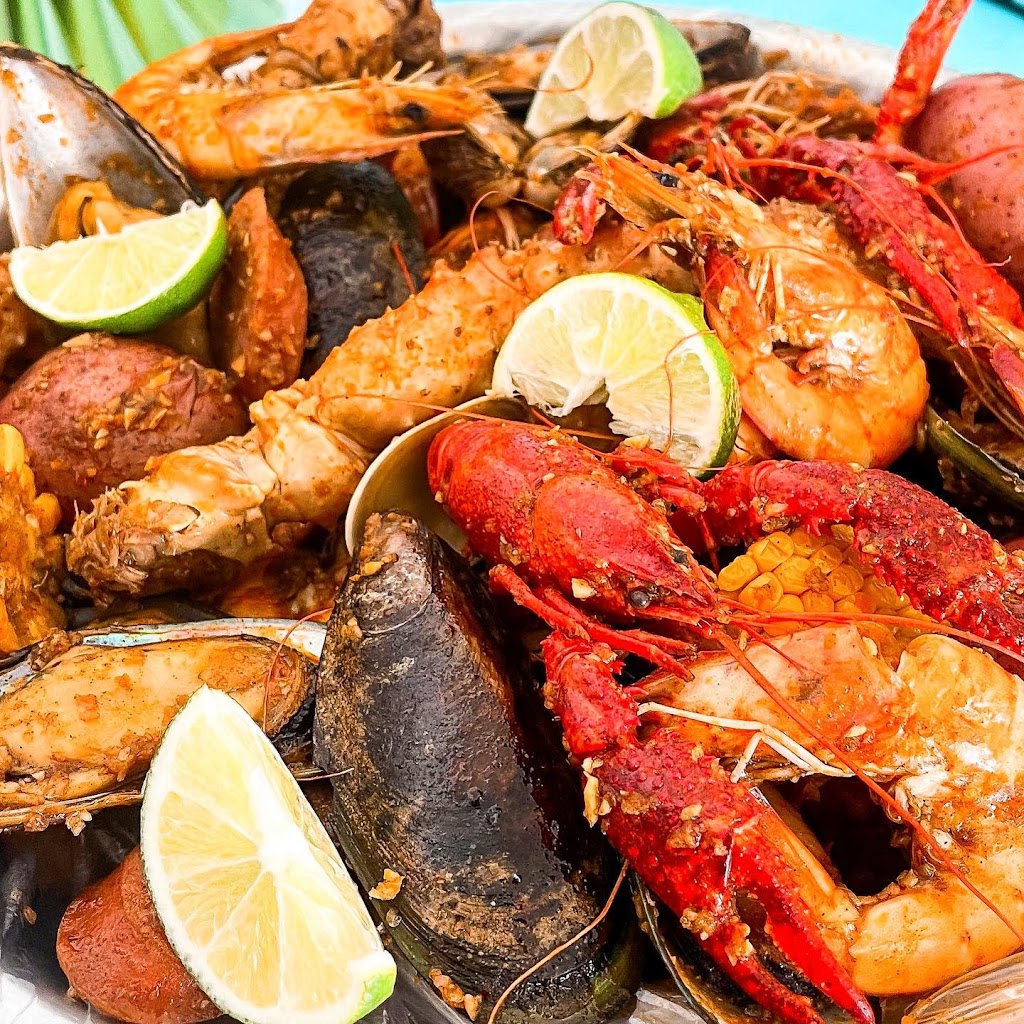 Submarine Crab Denton | restaurant | 717 I-35E South, Suite 100, Denton, TX 76205, USA | 9405141195 OR +1 940-514-1195