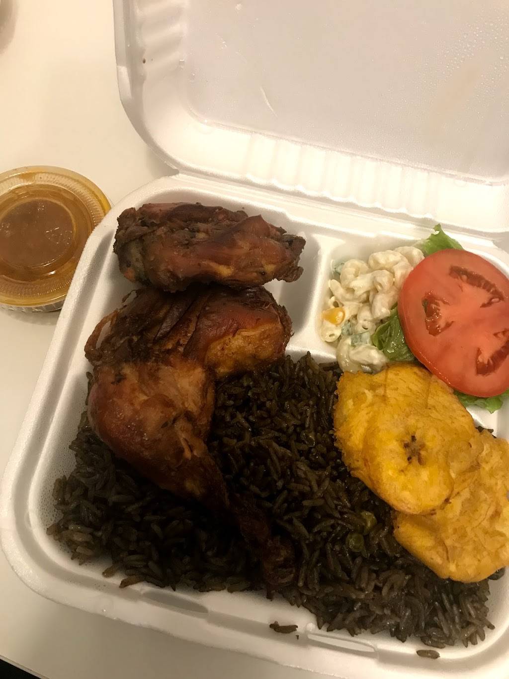 Sarah Cuisine Créole | restaurant | 6914 Av Wilderton, Montréal, QC H3S 2M5, Canada | 4388821905 OR +1 438-882-1905