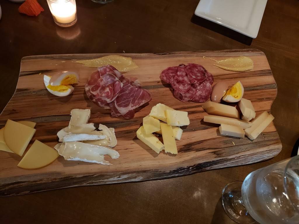 Woodnotes Grille | restaurant | 5340 NY-28, Mt Tremper, NY 12457, USA | 8456882828 OR +1 845-688-2828