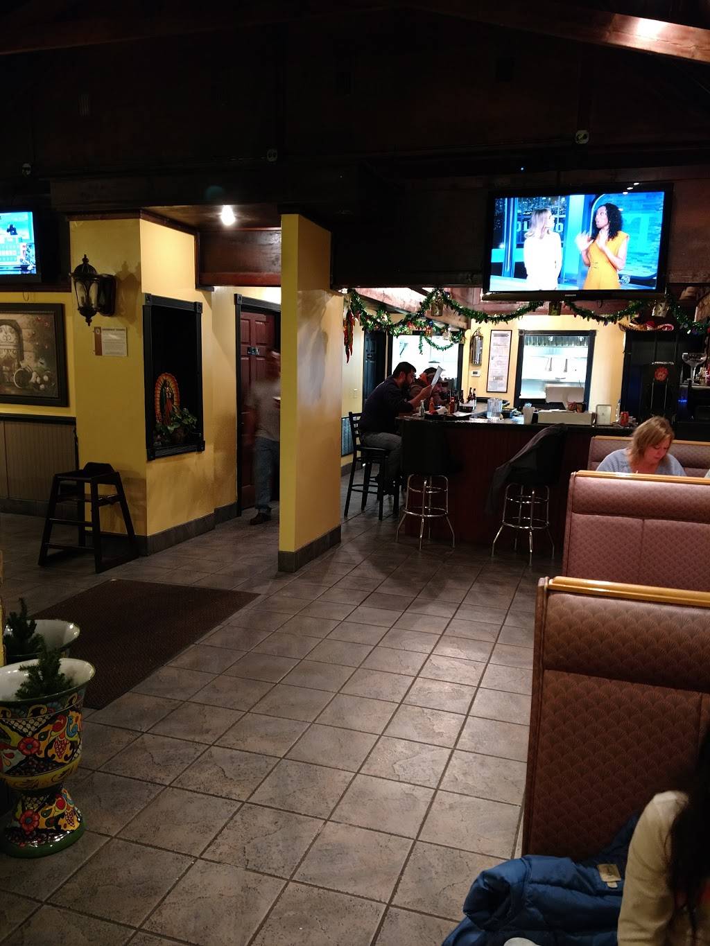 Breaking Taco | restaurant | 7428, 608 E Main St, Mahomet, IL 61853, USA | 2175866938 OR +1 217-586-6938