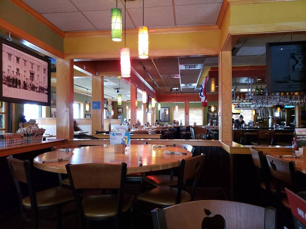 Applebees Grill + Bar | restaurant | 1311 Smithville Hwy, McMinnville, TN 37110, USA | 9314731999 OR +1 931-473-1999