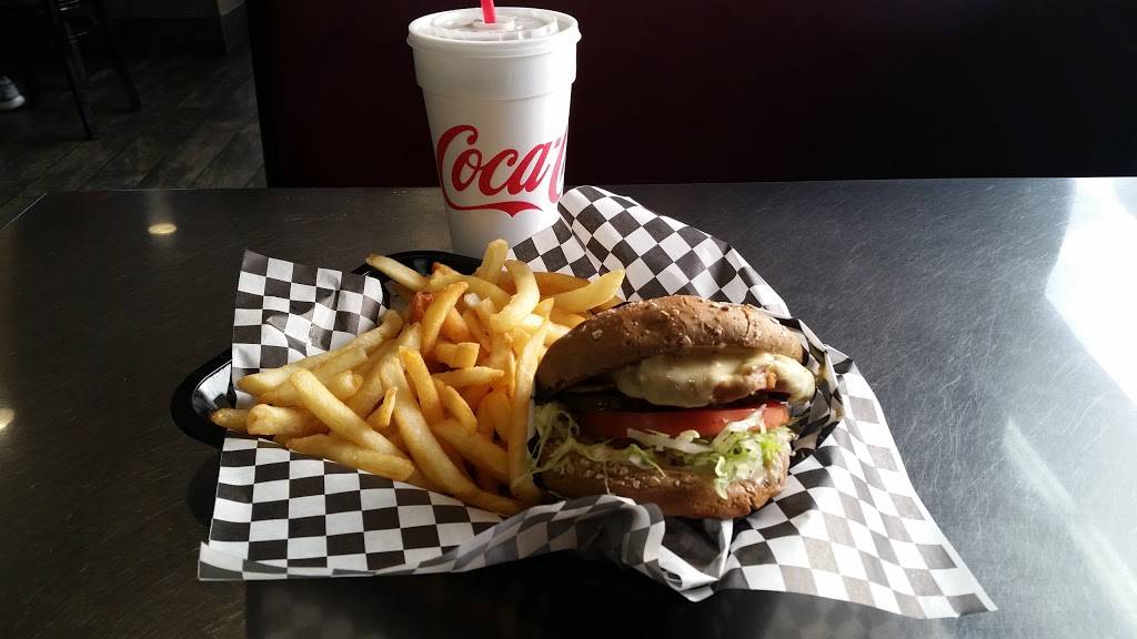 Super Chili Burgers | restaurant | 6090 Riverside Dr, Chino, CA 91710, USA | 9096281714 OR +1 909-628-1714