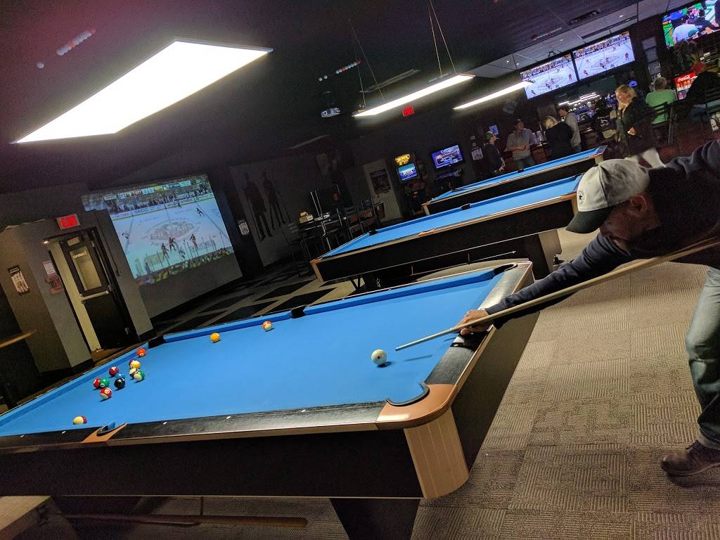 Shooterville Billiards Bar & Grill | restaurant | 1400 Plains Rd E #202, Burlington, ON L7R 3P8, Canada | 9056398889 OR +1 905-639-8889