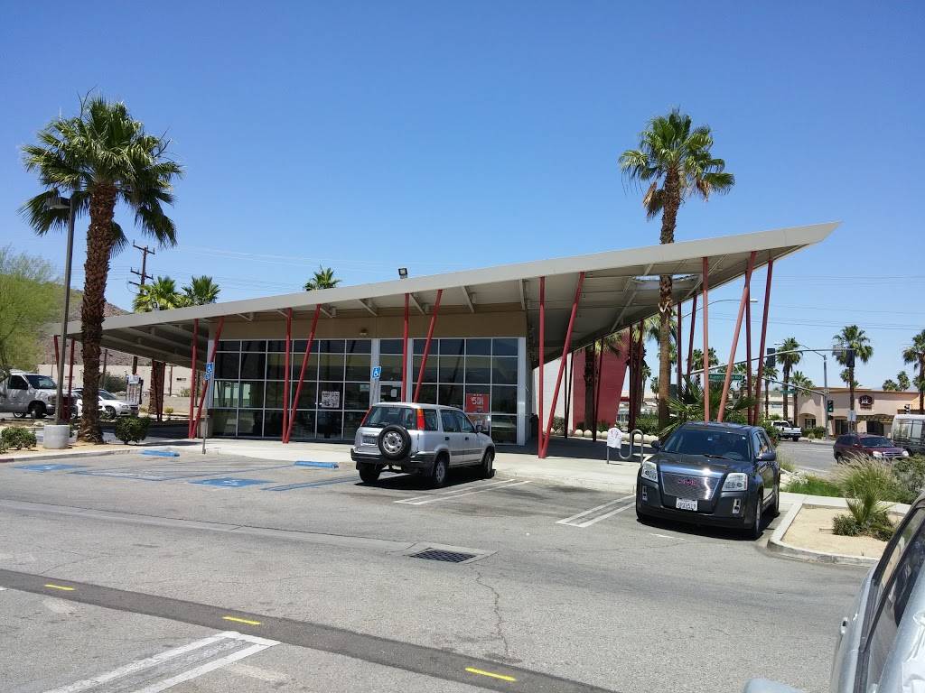 KFC | restaurant | 725 S Palm Canyon Dr, Palm Springs, CA 92264, USA | 7603200004 OR +1 760-320-0004