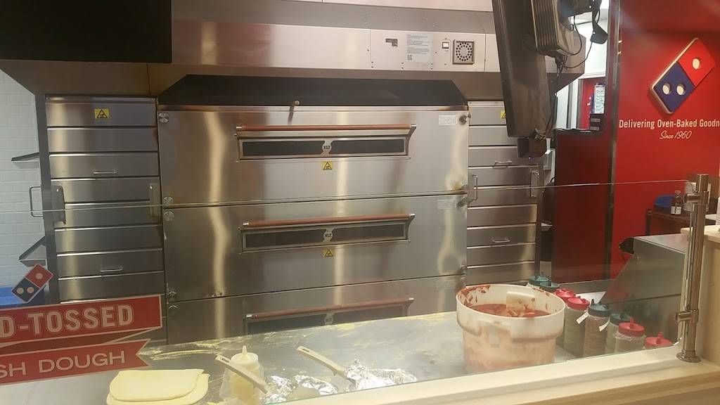 Dominos Pizza | meal delivery | 790 Liberty St, Springfield, MA 01104, USA | 4138278400 OR +1 413-827-8400