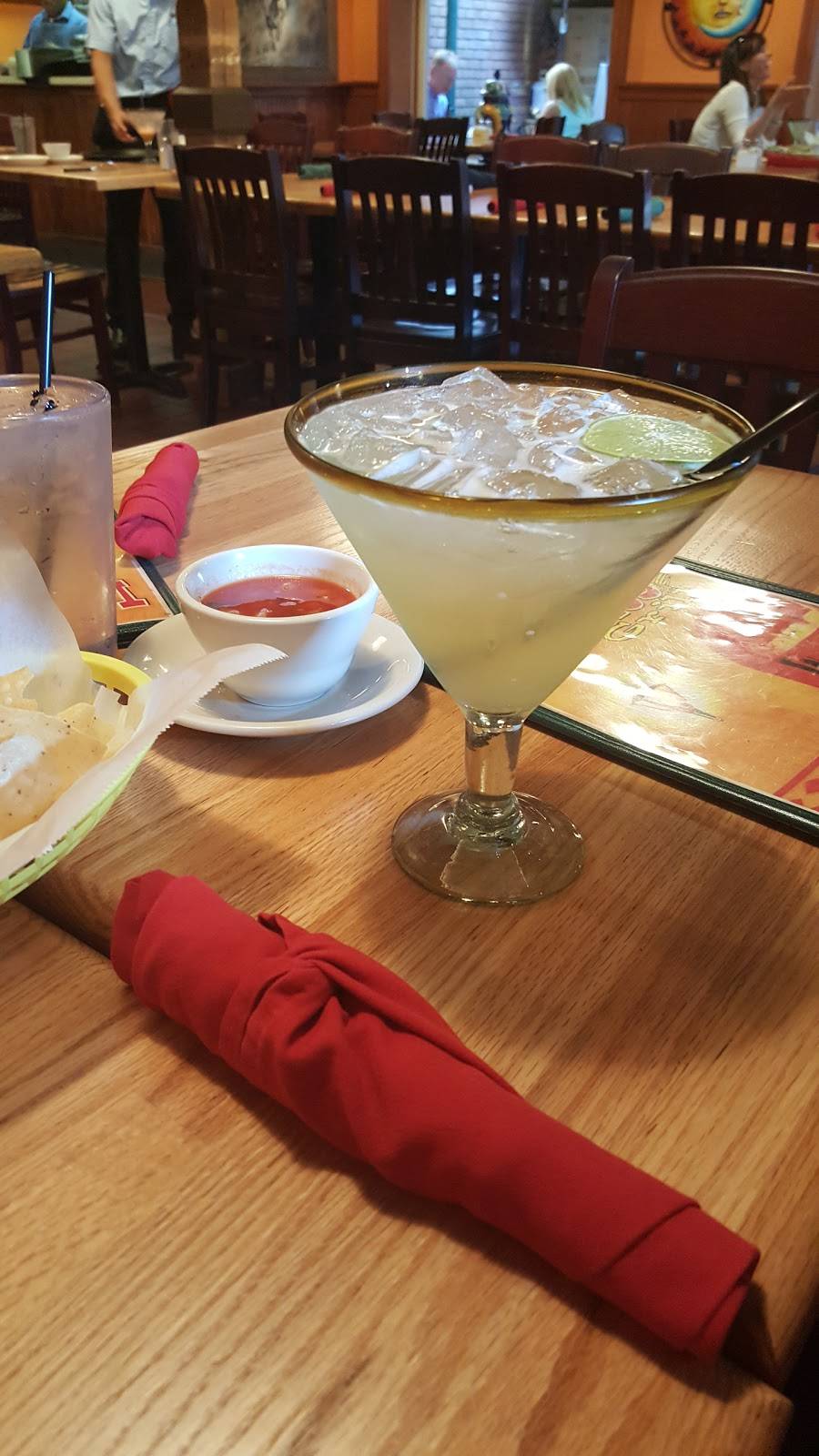 Los Tios Grill | restaurant | 201 Harrison St SE, Leesburg, VA 20175, USA | 5712913652 OR +1 571-291-3652