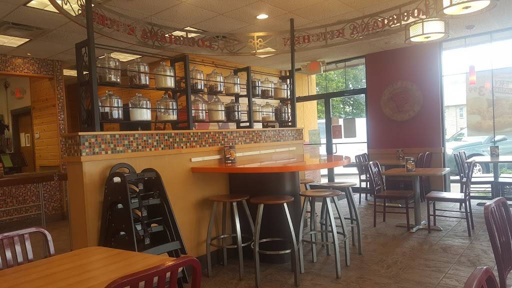 Popeyes Louisiana Kitchen | restaurant | 3300 N First Ave, Evansville, IN 47710, USA | 8124234291 OR +1 812-423-4291