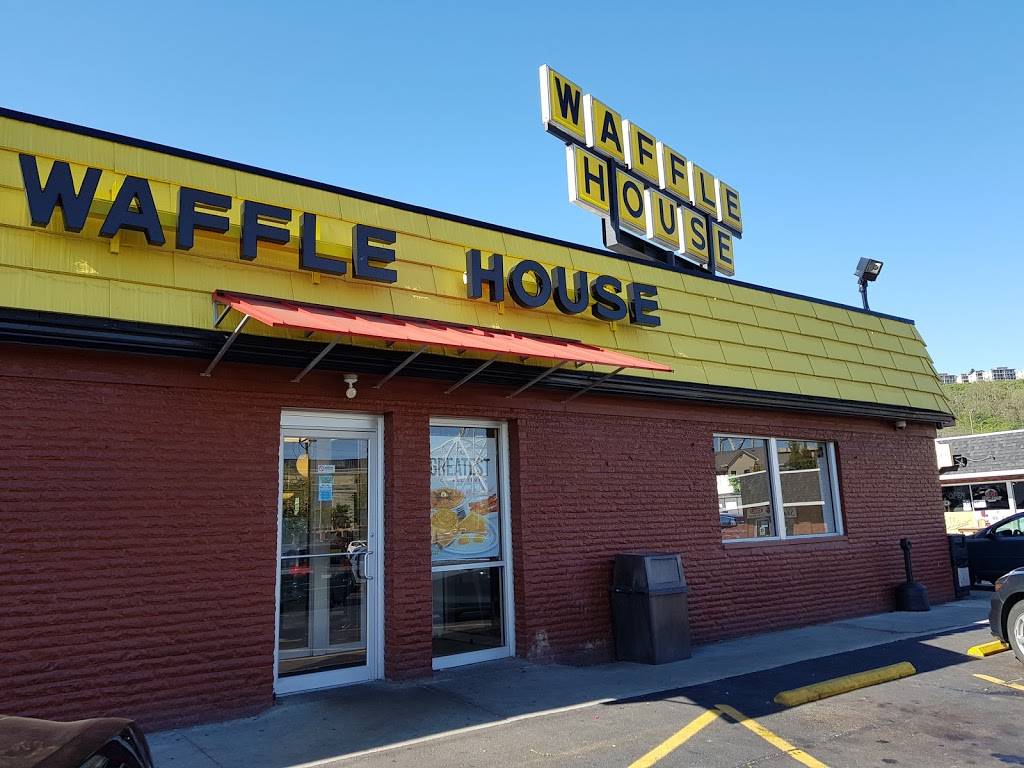 Waffle House | meal takeaway | 617 W 3rd St, Covington, KY 41011, USA | 8592914644 OR +1 859-291-4644