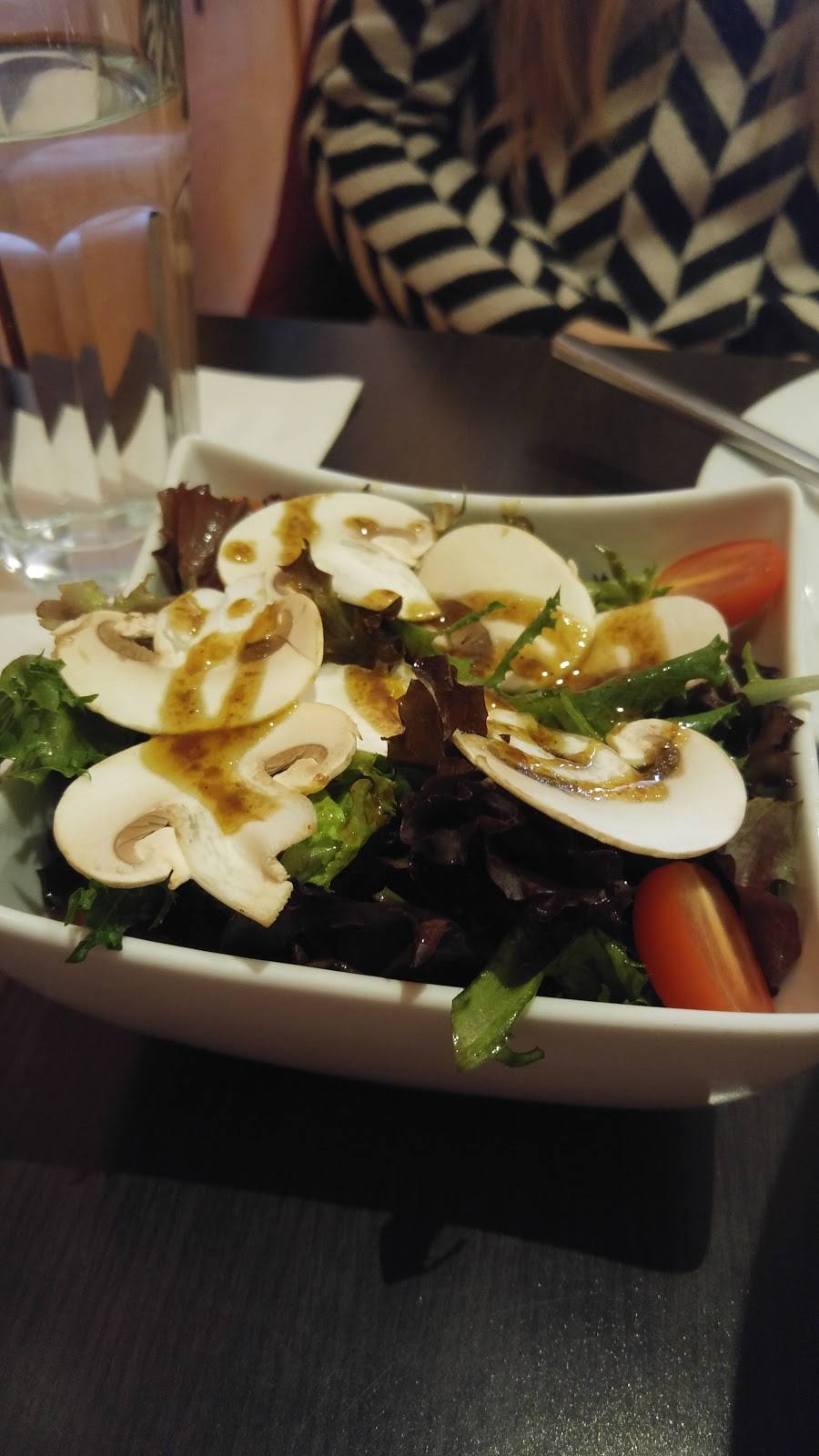 Le Feu De Bois | restaurant | 1126 Boulevard de Sainte-Adèle, Sainte-Adèle, QC J8B 0K2, Canada | 4502290200 OR +1 450-229-0200