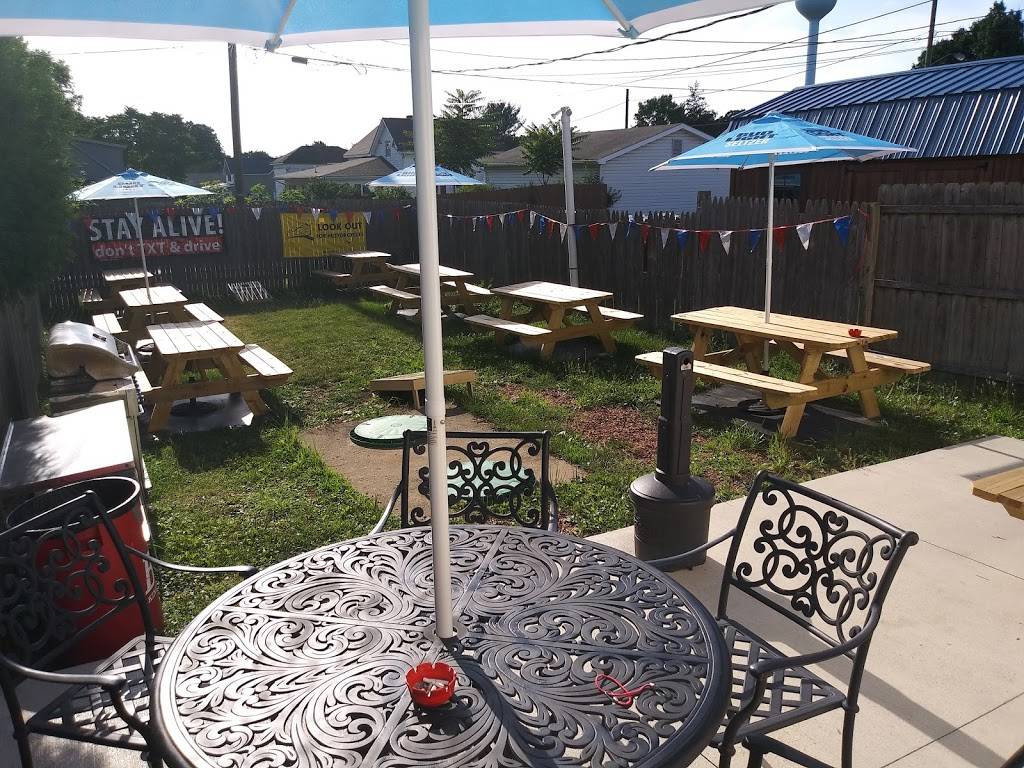 Bullseye Petes Pub & Grub | restaurant | 9 S Main St, Marengo, OH 43334, USA | 5672296074 OR +1 567-229-6074