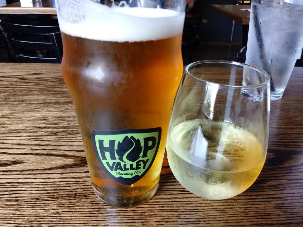 Hop Valley Brewing Company | restaurant | 980 Kruse Way, Springfield, OR 97477, USA | 5417443330 OR +1 541-744-3330