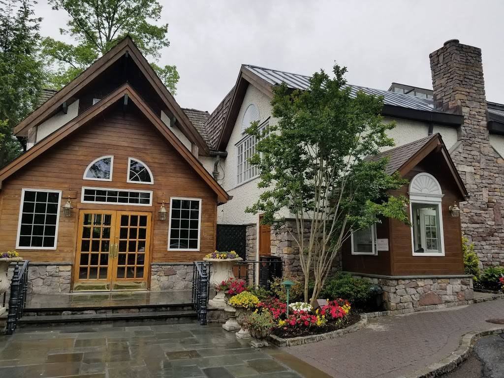 The Fox Hollow | restaurant | 7725 Jericho Turnpike, Woodbury, NY 11797, USA | 5169211415 OR +1 516-921-1415