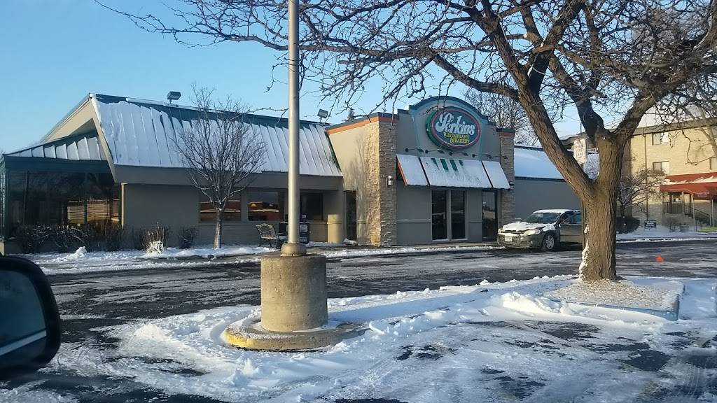 Perkins Restaurant & Bakery | restaurant | 5420 W Broadway Ave, Crystal, MN 55428, USA | 7635331313 OR +1 763-533-1313