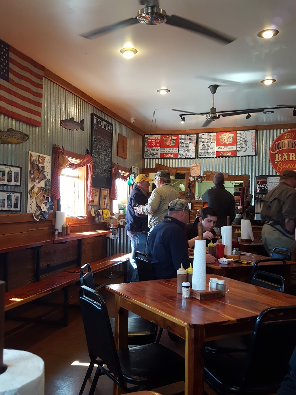 K Ts Smokehouse BBQ | restaurant | 406 E Main St, Gassville, AR 72635, USA | 8704355080 OR +1 870-435-5080