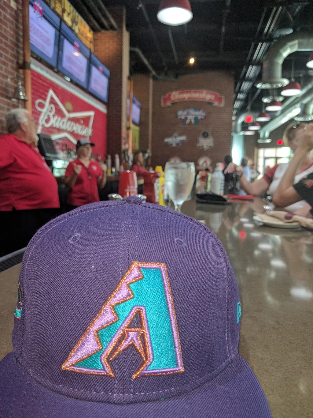 Game Seven Grill | restaurant | 201 S 4th St, Phoenix, AZ 85004, USA | 6024623801 OR +1 602-462-3801