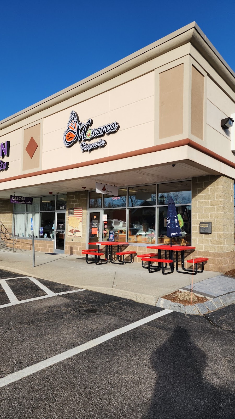 Monarca Taqueria | restaurant | 206 E Main St, Milford, MA 01757, USA | 5083812966 OR +1 508-381-2966