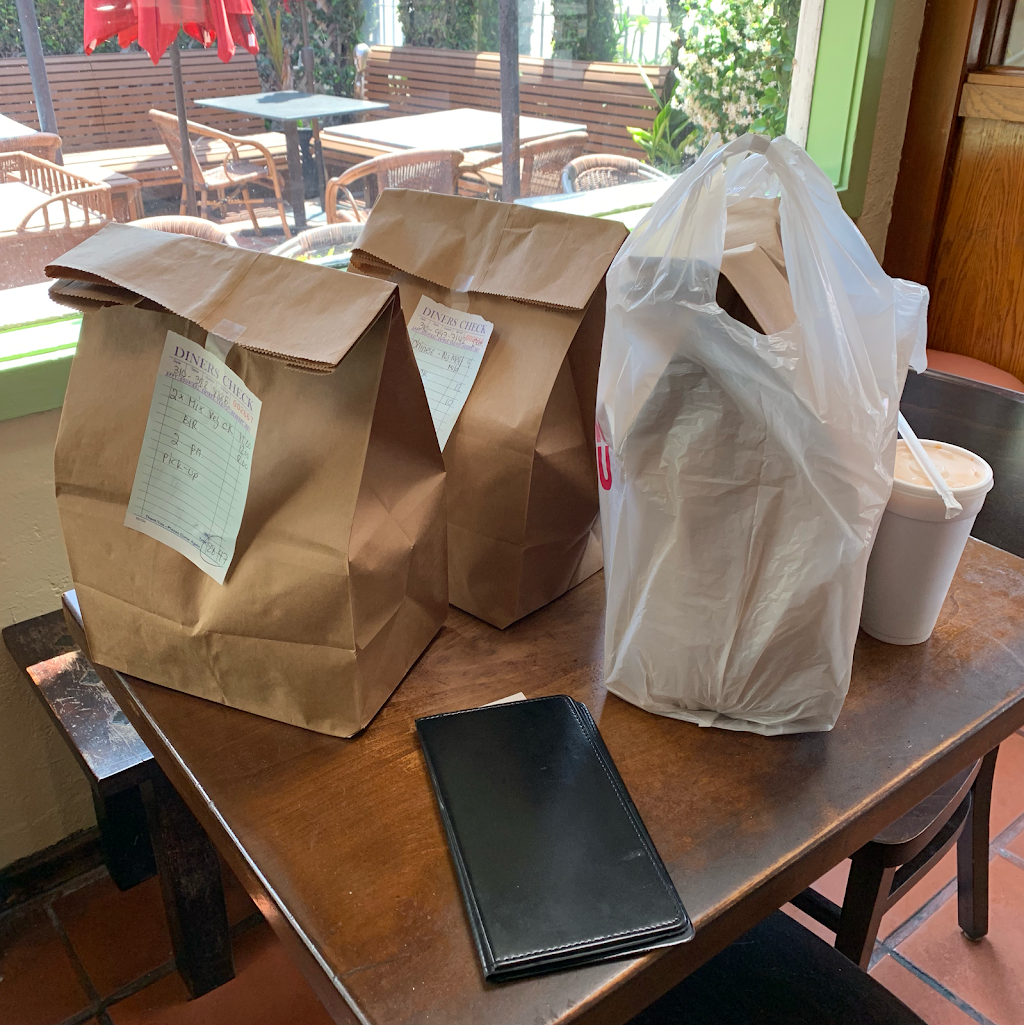 Chan Dara Thai Restaurant | restaurant | 310 N Larchmont Blvd, Los Angeles, CA 90004, USA | 3234671052 OR +1 323-467-1052