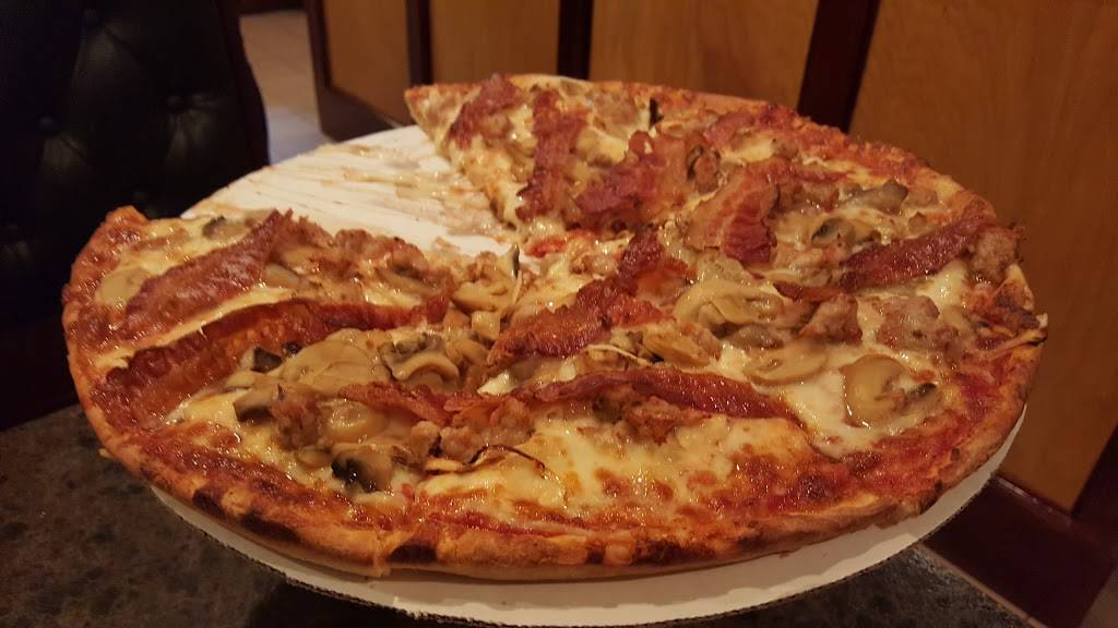 Zois Pizza Palace | restaurant | 48 Main St, Seymour, CT 06483, USA | 2038881131 OR +1 203-888-1131
