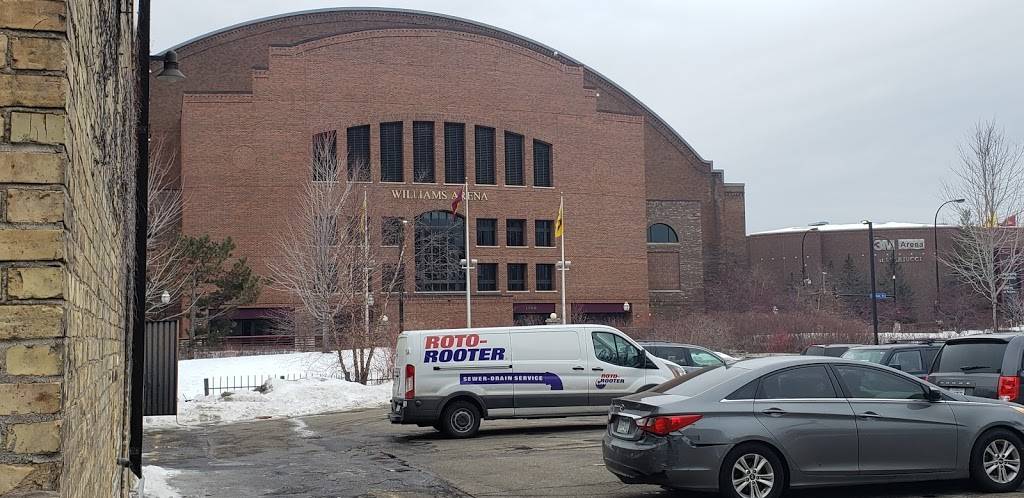 Buffalo Wild Wings | meal takeaway | 2001 University Ave SE #100, Minneapolis, MN 55455, USA | 6126179464 OR +1 612-617-9464