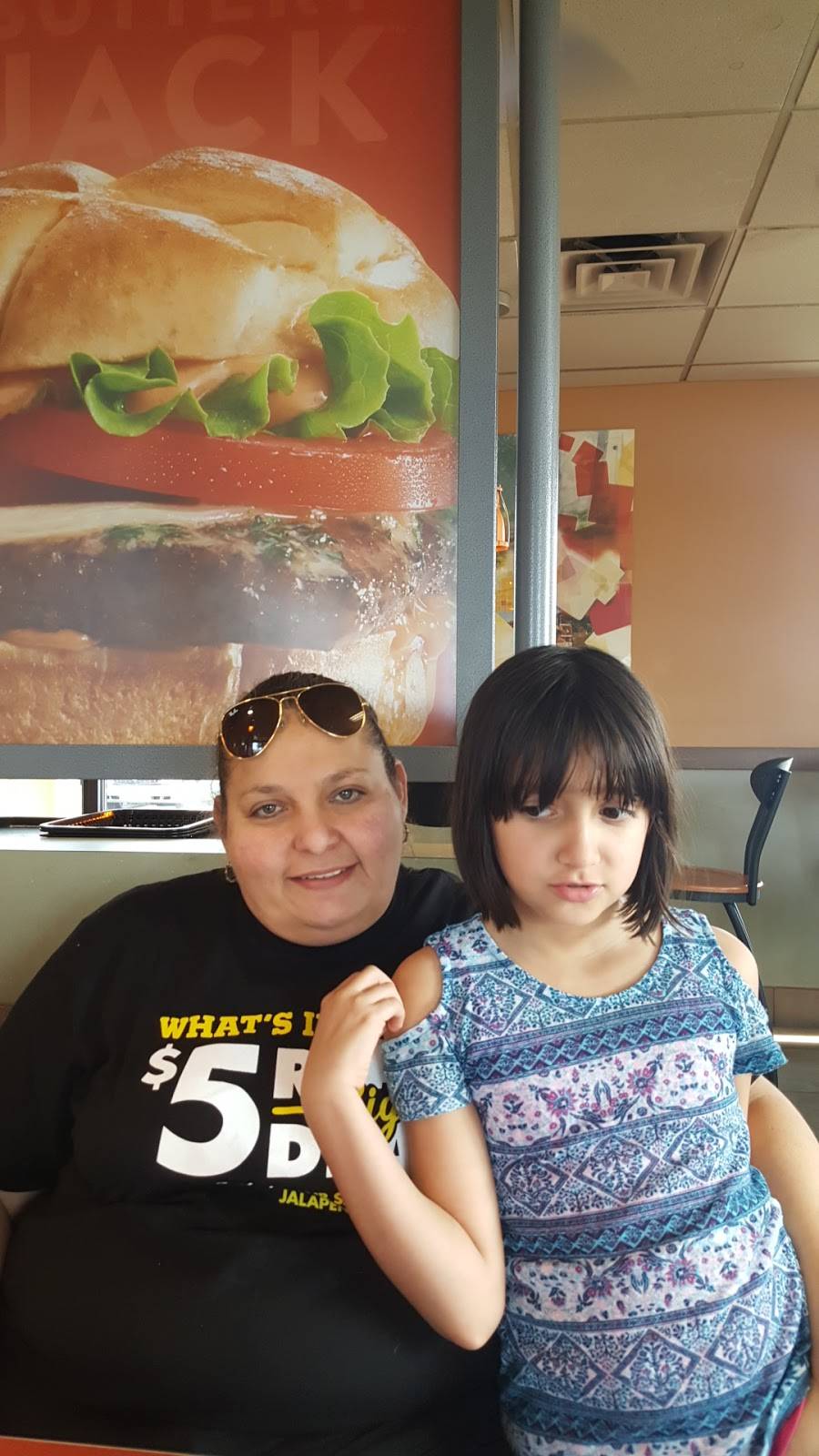 Jack in the Box | restaurant | 10742 Veterans Memorial Dr, Houston, TX 77038, USA | 2819991555 OR +1 281-999-1555