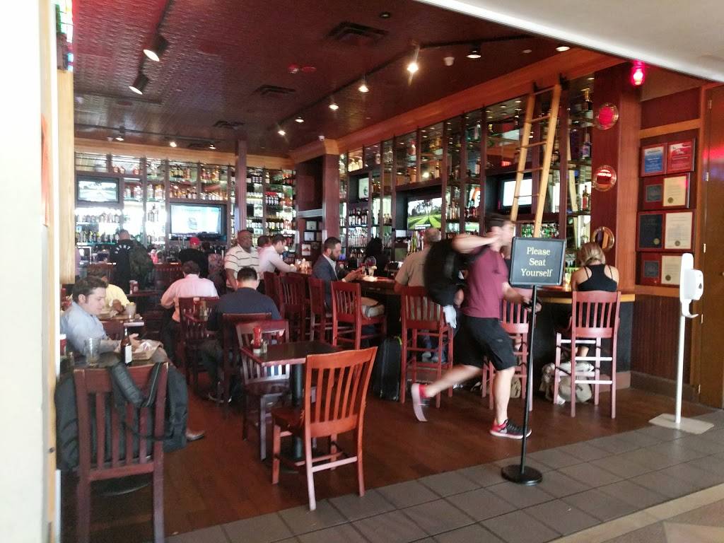 Chickies & Petes | restaurant | 8000 Essington Ave, Philadelphia, PA 19153, USA | 2154921329 OR +1 215-492-1329