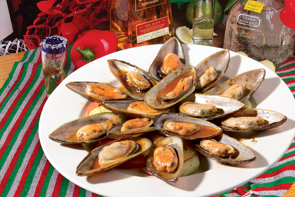 Tres Pesos Bar & Grill | restaurant | 2110, 100 W Woodlawn Rd, Charlotte, NC 28217, USA | 7045250710 OR +1 704-525-0710