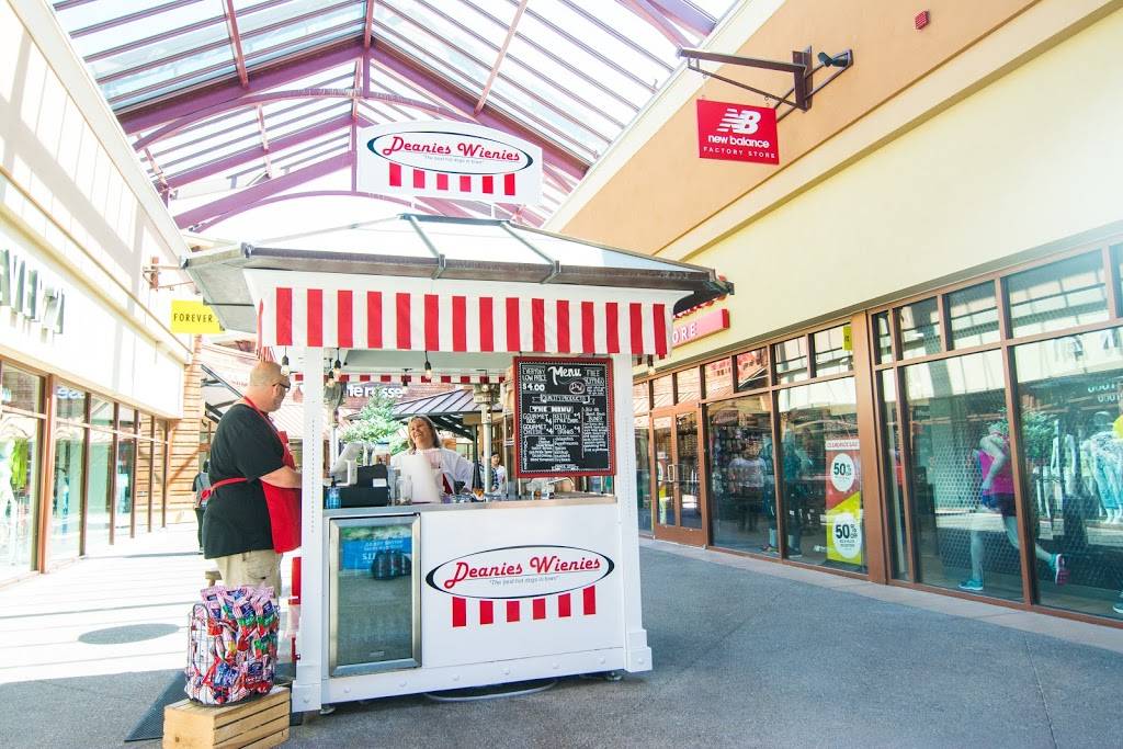 Deanies Wienies Hot Dog Co. | meal takeaway | 1001 N Arney Rd, Woodburn, OR 97071, USA | 5039830779 OR +1 503-983-0779