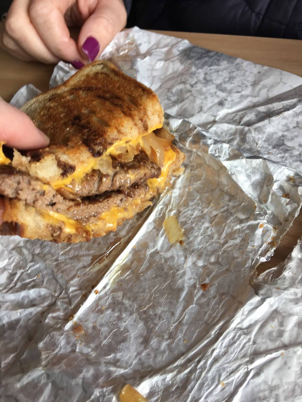 That Burger Joint | restaurant | 2105 N Veterans Pkwy, Bloomington, IL 61704, USA | 3098082382 OR +1 309-808-2382