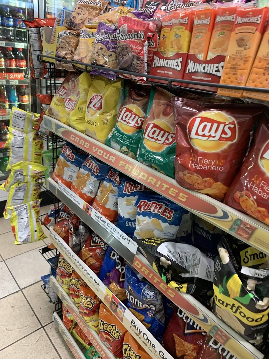 7-Eleven | bakery | 7515 Auburn Rd, Painesville, OH 44077, USA | 4403572487 OR +1 440-357-2487