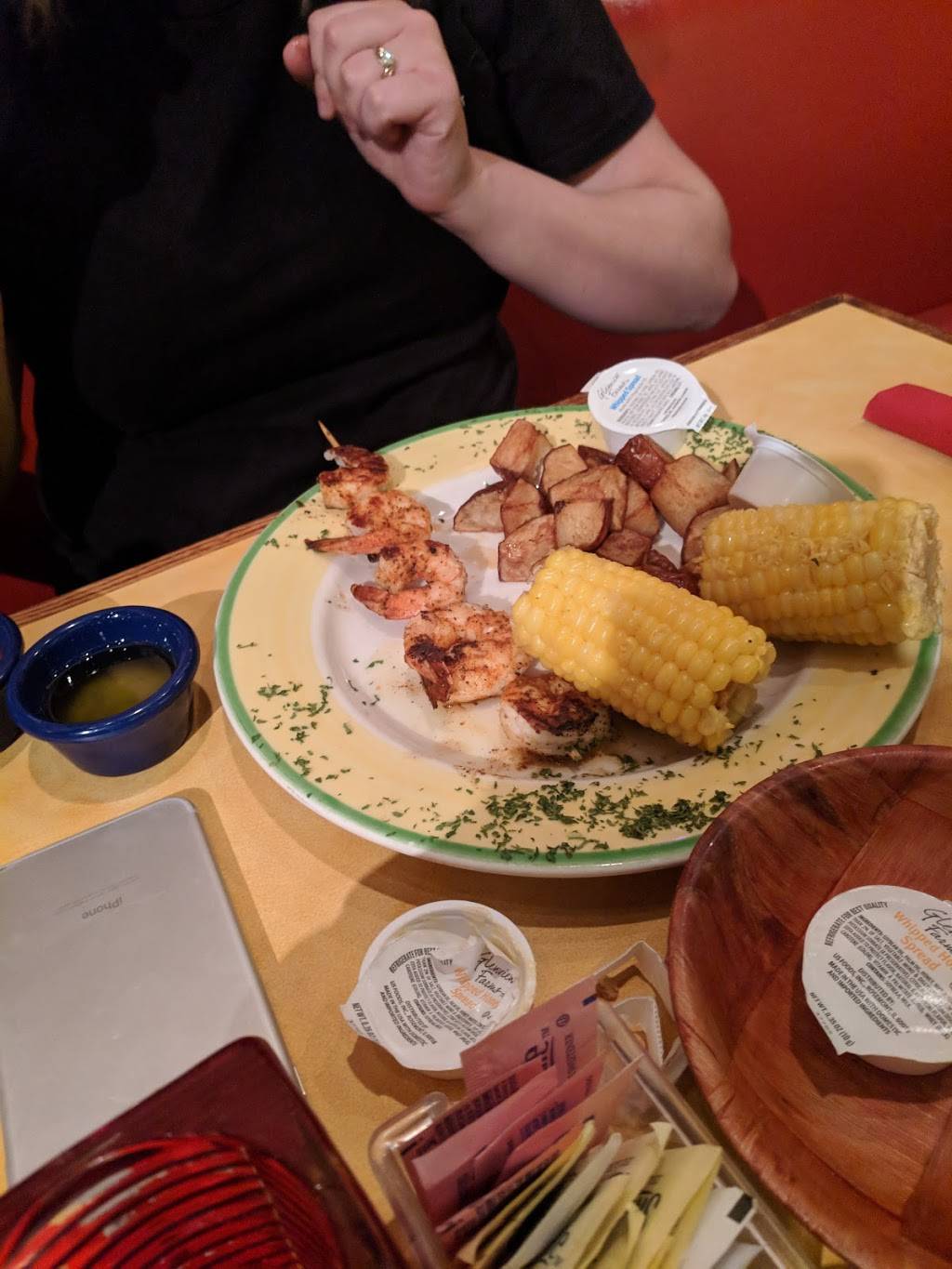 Oasis Oyster Bar & Grill | restaurant | 1370 Hobbton Hwy, Clinton, NC 28328, USA | 9105902855 OR +1 910-590-2855