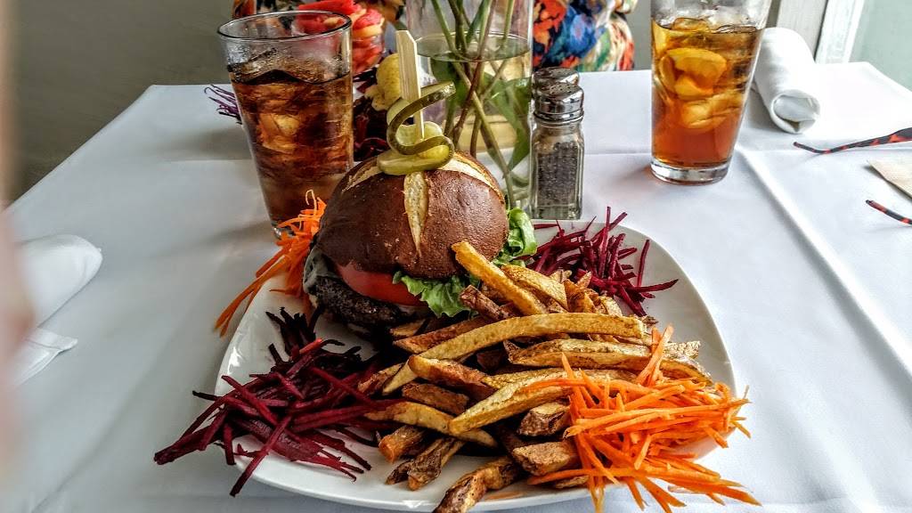 Spoon River Artworks and Market | restaurant | 263 Pamlico St, Belhaven, NC 27810, USA | 2529453899 OR +1 252-945-3899