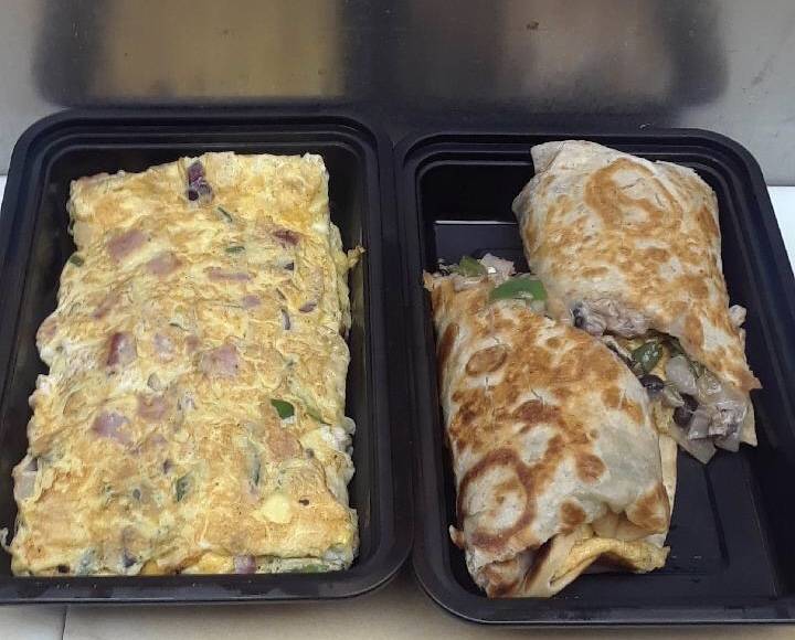 Fresh Market and Grill | restaurant | 4707 St Antoine St, Detroit, MI 48201, USA | 3132094441 OR +1 313-209-4441