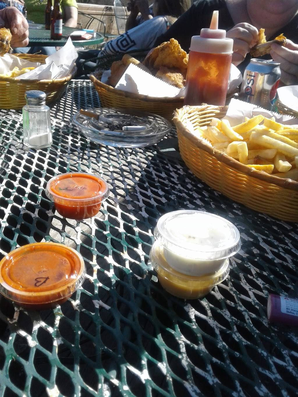 Wedges | restaurant | 2006 N County Road E, Janesville, WI 53548, USA | 6087571444 OR +1 608-757-1444