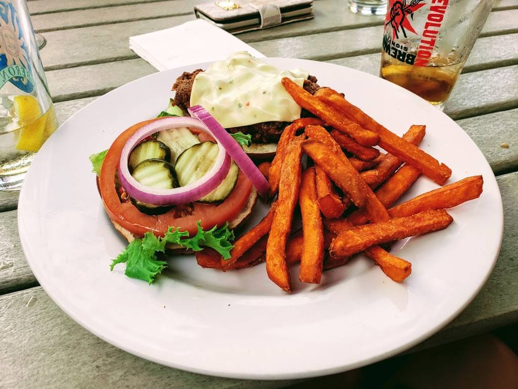 Snaps | restaurant | 1115 Main St, Jasper, IN 47546, USA | 8128487627 OR +1 812-848-7627