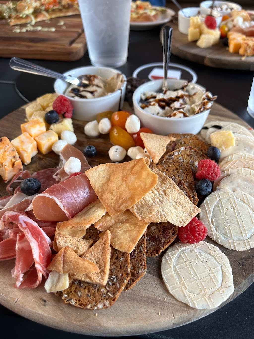 The 12 Wine Bar & Kitchen | restaurant | 825 Twelve Bridges Dr #70, Lincoln, CA 95648, USA | 9166650756 OR +1 916-665-0756