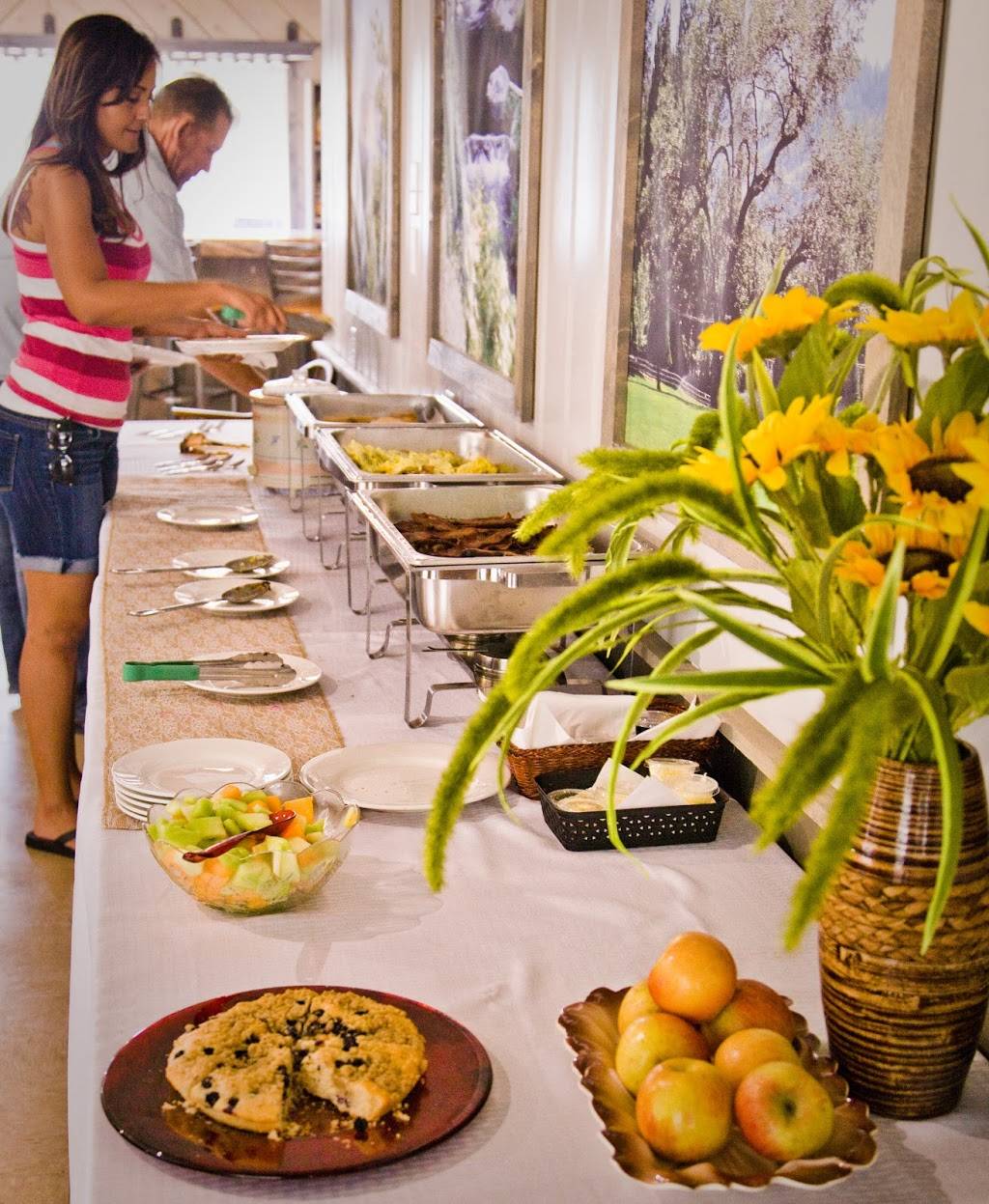 Pierpoint Bar & Grill | restaurant | 801 CA-190, Springville, CA 93265, USA | 5594839110 OR +1 559-483-9110