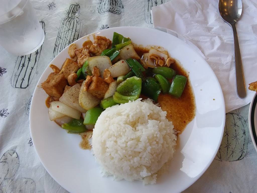 Ginger Thai Cuisine | restaurant | 111 W 2nd St, Cedar Falls, IA 50613, USA | 3192662150 OR +1 319-266-2150