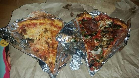 Cominos Pizza & Wings | restaurant | 1910 Dundas St E Suite 124, Whitby, ON L1N 2L6, Canada | 9054381011 OR +1 905-438-1011