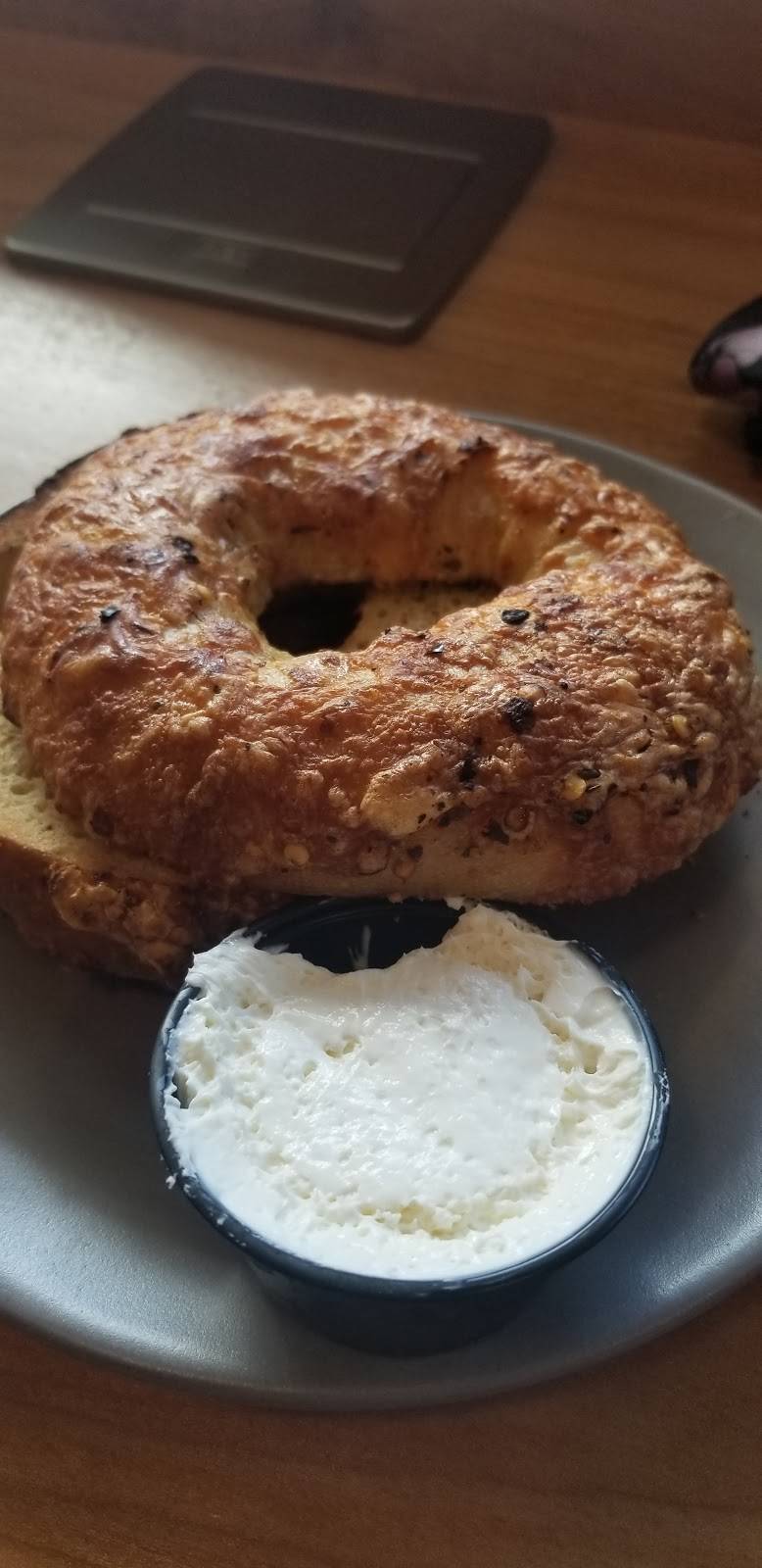 Isaacs Coffee Wine & Dessert | restaurant | 201 Commercial St NE, Salem, OR 97301, USA | 5035513939 OR +1 503-551-3939