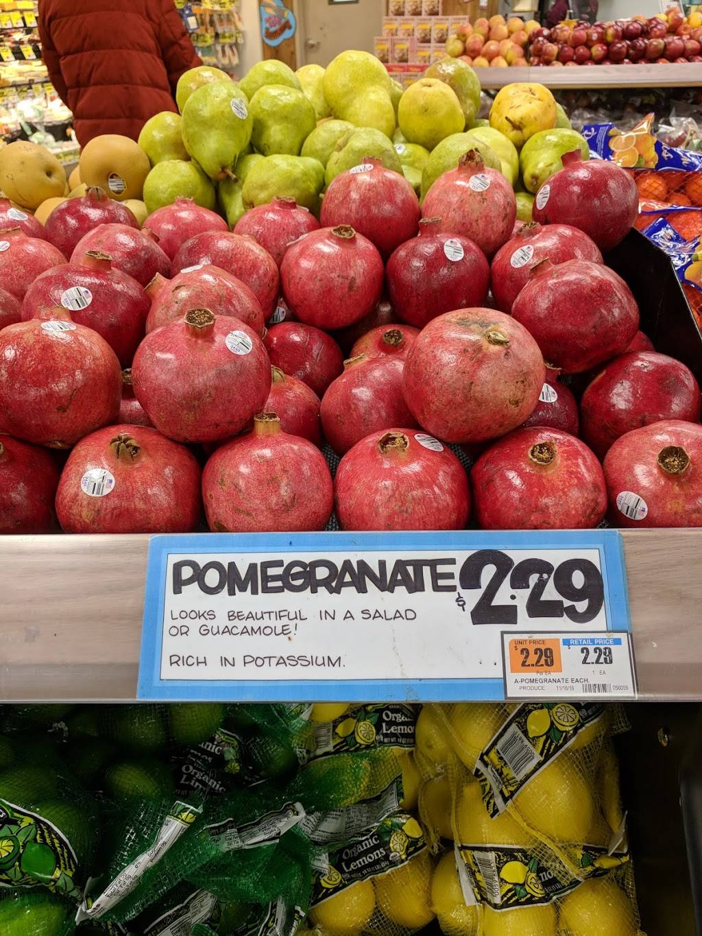 Danbury Green | shopping mall | 115 Mill Plain Rd, Danbury, CT 06811, USA | 2036355560 OR +1 203-635-5560