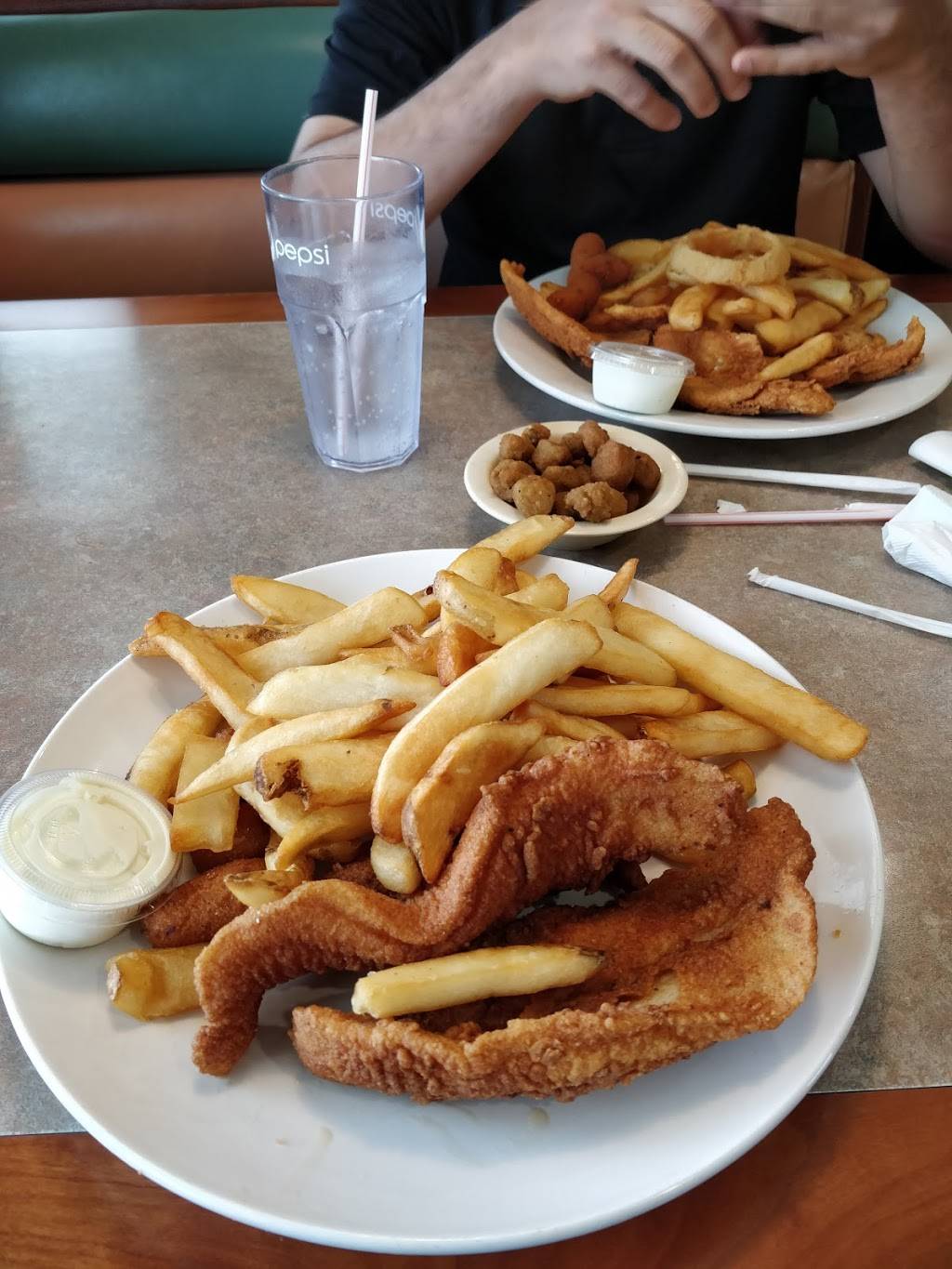 Clock Fine Foods | restaurant | 7613 Augusta Rd, Piedmont, SC 29673, USA | 8644228474 OR +1 864-422-8474