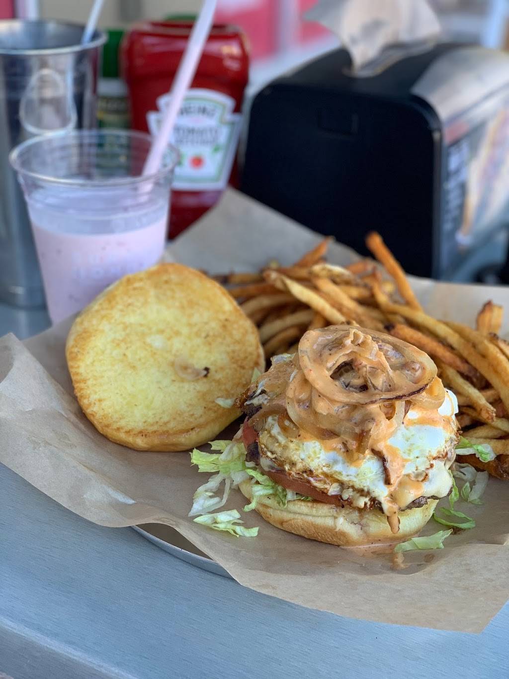 BurgerMonger | restaurant | 3838 W Neptune St, Tampa, FL 33629, USA | 8132540290 OR +1 813-254-0290