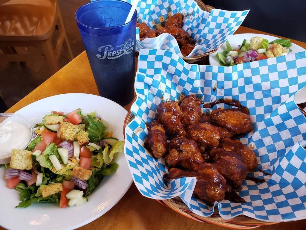 Wild Wing | restaurant | 11 William Kitchen Rd, Scarborough, ON M1P 5B7, Canada | 4167549464 OR +1 416-754-9464