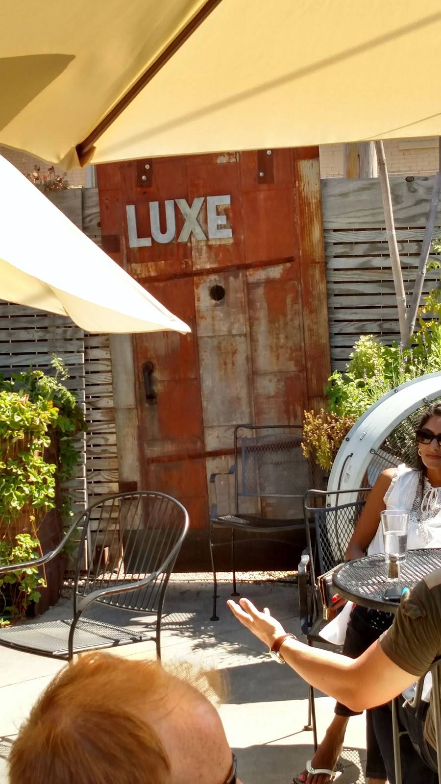 Luxe Kitchen & Lounge | night club | 6605 Detroit Ave, Cleveland, OH 44102, USA | 2169200600 OR +1 216-920-0600