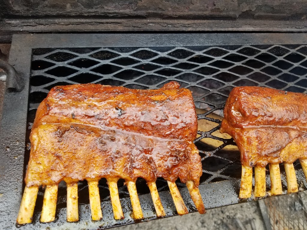 King of Kings Bar-B-Que | restaurant | 3001 Covington Pike, Memphis, TN 38128, USA | 9013386732 OR +1 901-338-6732