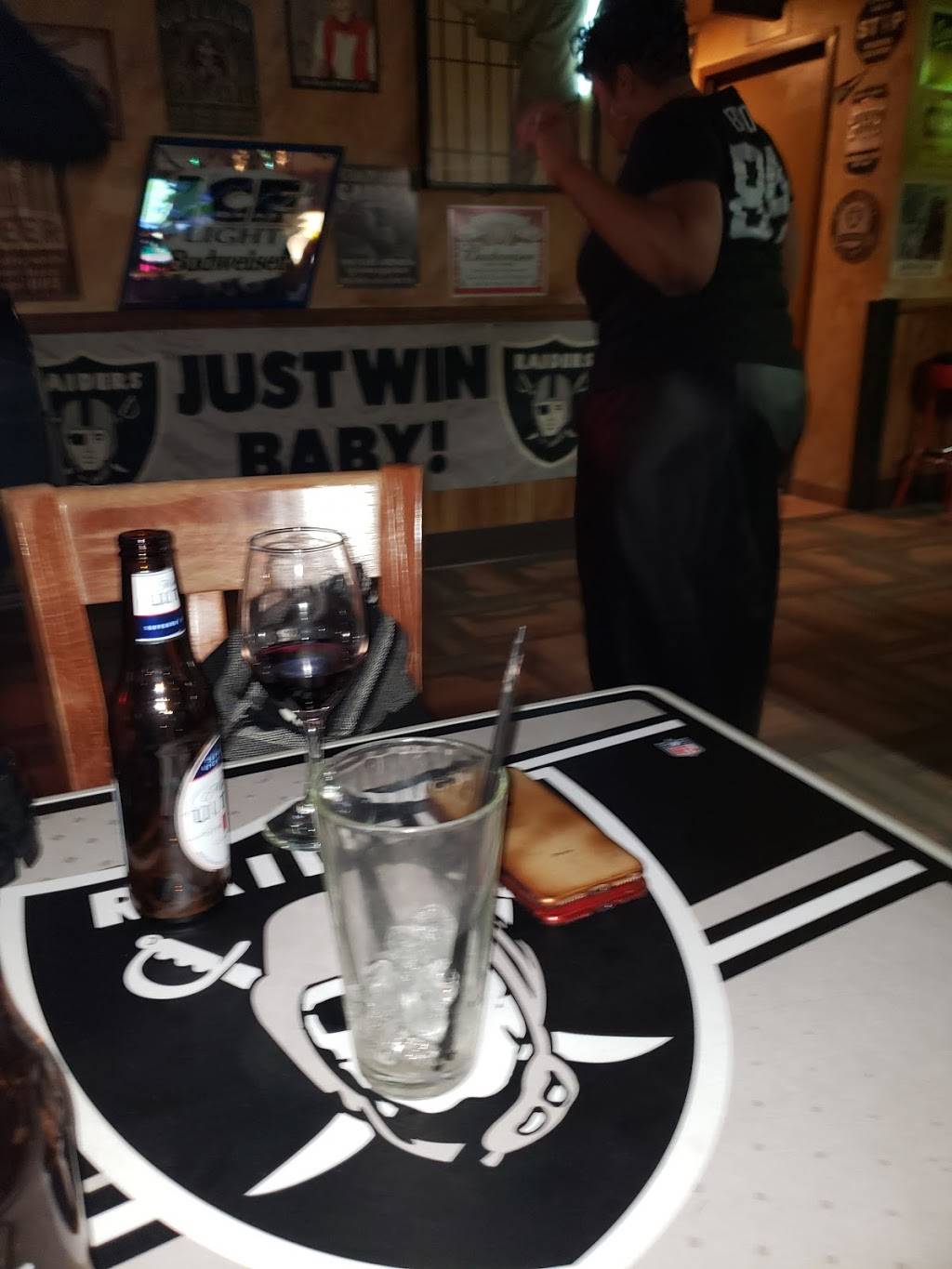 Office 6 Lounge & Bar | restaurant | 2570 E Tropicana Ave, Las Vegas, NV 89121, USA | 7024540770 OR +1 702-454-0770