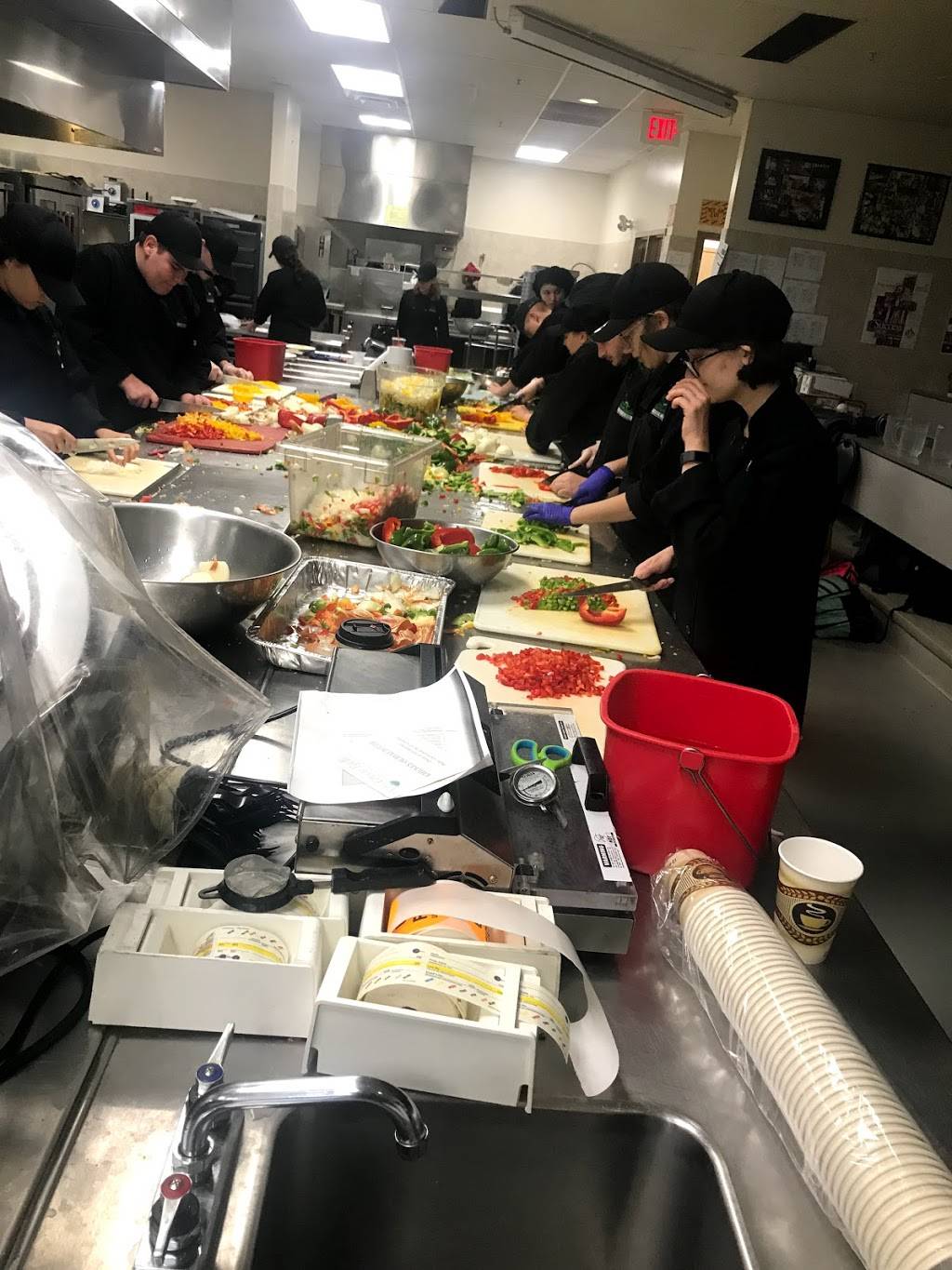 The Green Ladle | restaurant | 156 East Ave, Lewiston, ME 04240, USA | 2075209569 OR +1 207-520-9569