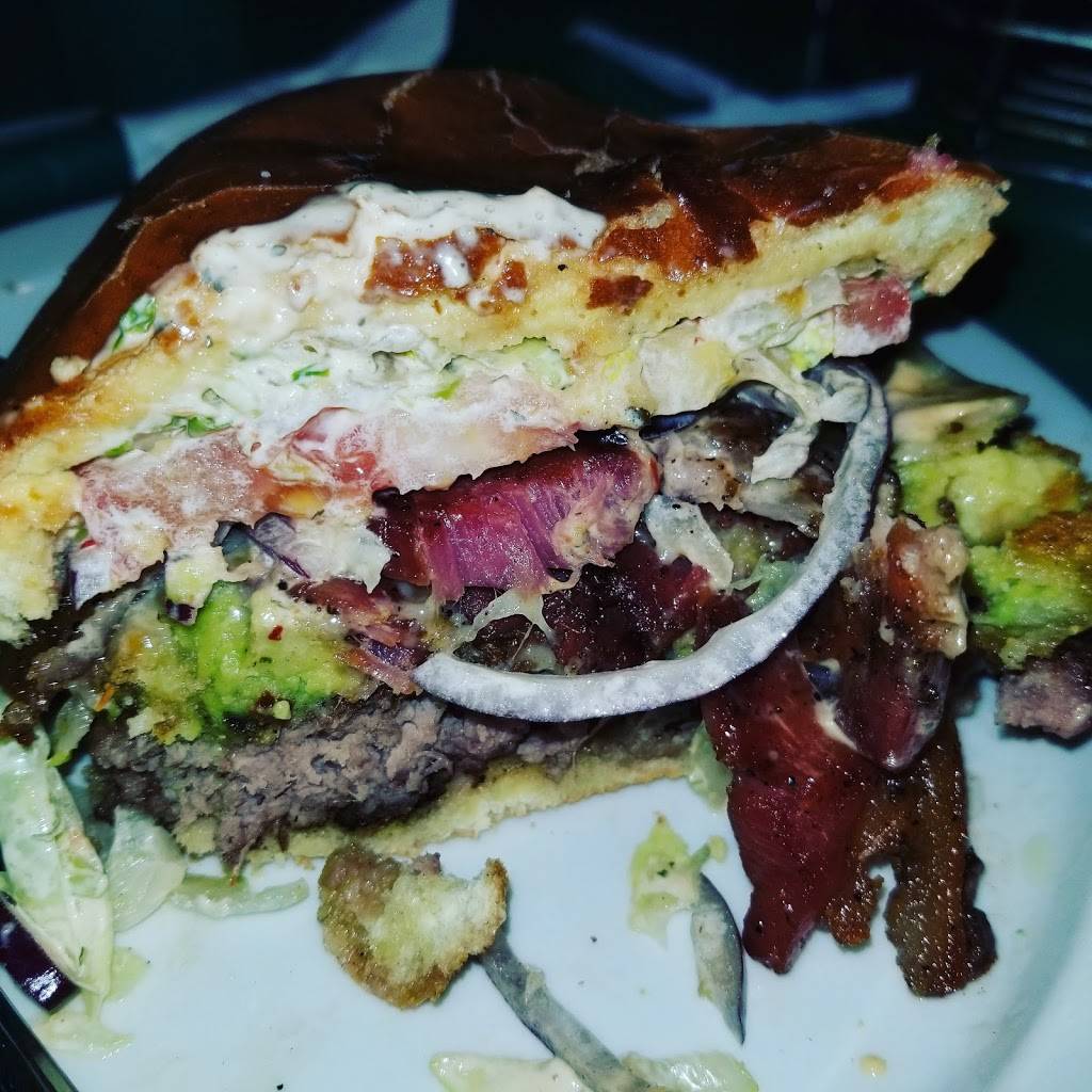 Luckys Grille | restaurant | 5387 Roberts Rd, Hilliard, OH 43026, USA | 6147717766 OR +1 614-771-7766